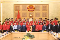 Thủ tướng: Bầu Đức, bầu Hiển là những người tâm huyết với bóng đá VN