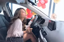 Khổng Tú Quỳnh “lên đời” xe sang sau lùm xùm chia tay Ngô Kiến Huy