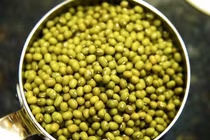 Bí quyết làn da mịn màng, căng bóng nhờ nước đậu xanh rang 