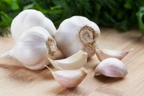 Công dụng bất ngờ khi ăn 1 tép tỏi mỗi ngày