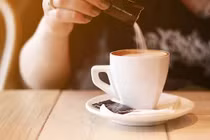 Tại sao không nên uống cà phê vào ngày trời lạnh?