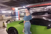 Cô đào gốc Việt 27 tuổi gây sốc khi khoe ảnh sexy tuyển chồng