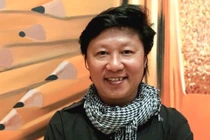 Nhà thiết kế Sỹ Hoàng: "Đừng ném đá ca sĩ Mỹ mặc áo dài không quần"