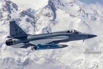 Trung Quốc bán tiêm kích JF-17 Thunder cho Myanmar với giá rẻ không tưởng