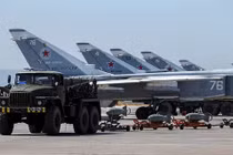 Căn cứ không quân Hmeimim của Nga tê liệt vì bị phiến quân tấn công dữ dội?