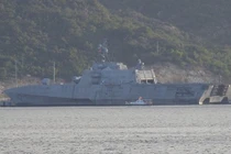 Hình ảnh tàu chiến ba thân "hầm hố" của Mỹ bất ngờ ghé thăm Việt Nam