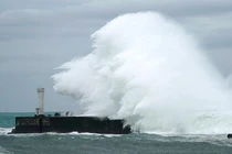 Nhật Bản căng mình đối phó với siêu bão mạnh nhất 60 năm qua