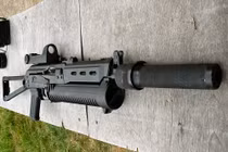 Ngỡ ngàng nguồn gốc của khẩu tiểu liên “bò rừng” Việt Nam tự sản xuất 