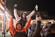 Lạc giọng vì cổ vũ bóng đá ở nơi đặc biệt nhất Việt Nam