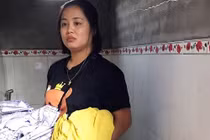 Lợi dụng đám ma, gái trẻ cạy hòm ăn trộm tiền phúng viếng 