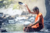 Sống trên đời khó tránh nghịch cảnh, đừng rơi lệ vì ông trời đã có sự an bài