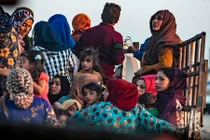 Cảnh người dân Syria đau xót rời quê hương vì Thổ Nhĩ Kỳ 