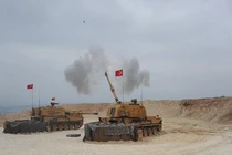 Quyết "xóa sổ" lực lượng người Kurd, quân đội Thổ ồ ạt tấn công Syria