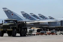 Căn cứ không quân Hmeimim của Nga tê liệt vì bị phiến quân tấn công dữ dội?