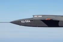 Tiêm kích F-35 bắn nhầm UCAV XQ-58A: Mỹ tự làm khó mình