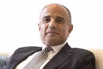 Bạn gái cũ bị trùm buôn vũ khí sa thải vì từ chối làm nô lệ tình dục