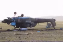 Trực thăng Mi-28UB Nga gặp nạn: Vướng dây điện cao thế, rơi úp ngược tan tành