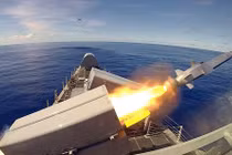 Tàu chiến Mỹ triển khai tên lửa NSM ở Biển Đông "dằn mặt" Trung Quốc