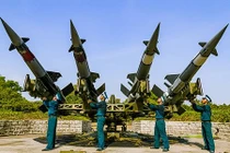 Ngỡ ngàng dàn vũ khí của những người lính canh trời, giữ biển Việt Nam