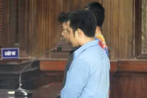 Đánh đại diện viện kiểm sát, bị truy tố vẫn náo loạn tòa 