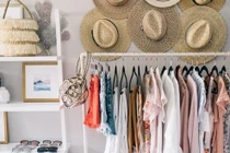 Muốn mặc đẹp, đừng ngại dọn 5 món này khỏi tủ đồ