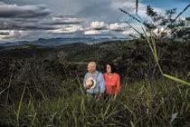 Khâm phục cặp vợ chồng làm điều gây sốc hồi sinh vùng đất chết 