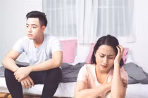 Đắng cay vì đã đánh đổi vợ ngoan hiền để được lấy “cái ngàn vàng” 