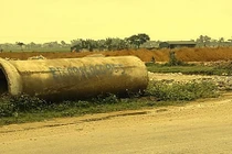 Tông vào cống bên đường, 3 học sinh tử vong