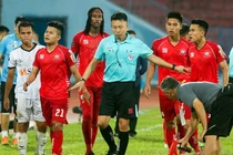 VFF sẽ phạt nguội trọng tài cùng một số thành viên đội Hải Phòng?
