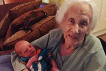 Chồng cũ hạnh phúc bên vợ mới, Hồng Nhung không bên con Ngày của mẹ