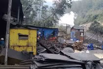 Hiện trường sập lò than 6 người chết vẫn nghi ngút khói