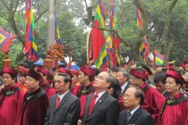 Hàng vạn người thành kính dâng hương các Vua Hùng