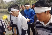 Đẫm nước mắt đám tang bí thư xã bị sát hại dã man