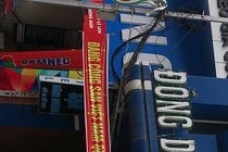 Vào khách sạn theo dõi vợ ngoại tình, đâm chí mạng tình địch