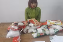 Bắt “nữ quái” vận chuyển 4kg ma túy từ TQ về VN