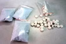 Lập lô cốt thép gai, dùng trẻ em để buôn ma túy