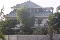 Quan tỉnh chiếm đất công xây biệt thự: Trả đất, dân vẫn bức xúc 