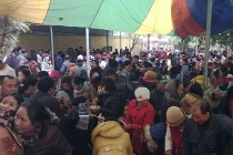 "Mẫu" The mở phủ, hàng nghìn người tranh nhau ăn cơm