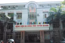 Bé 7 tháng tuổi chết tức tưởi vì bà Phó trưởng khoa tắc trách?