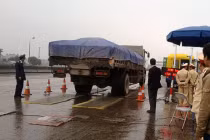 Xử lý xe quá tải bằng trạm cân: Chỉ giải quyết phần ngọn!