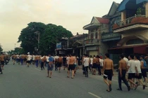 Cảnh hàng trăm học viên cai nghiện Hải Phòng trốn trại diễu phố