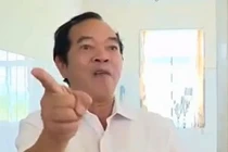 Cản trở PV tác nghiệp, Giám đốc bệnh viện bị giáng chức 