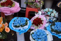 Giá hoa “ngất ngưởng” vẫn đông khách ngày 8/3