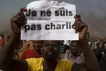 Biểu tình phản đối Charlie Hebdo ở Nigeria: 10 người thiệt mạng