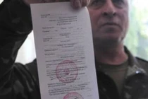 “Bảo bối” để rời khỏi vùng chiến sự ở miền Đông Ukraine