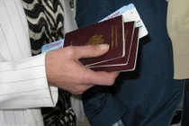 Pháp thu hộ chiếu 6 công dân định gia nhập IS