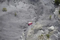 Pháp dừng tìm kiếm thi thể nạn nhân Airbus A320