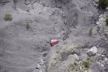 Pháp dừng tìm kiếm thi thể nạn nhân Airbus A320