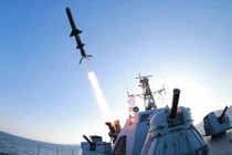 Triều Tiên bắn thử 5 tên lửa tầm ngắn mới