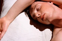 Điểm mặt nguyên nhân khiến bạn đổ mồ hôi khi ngủ đêm